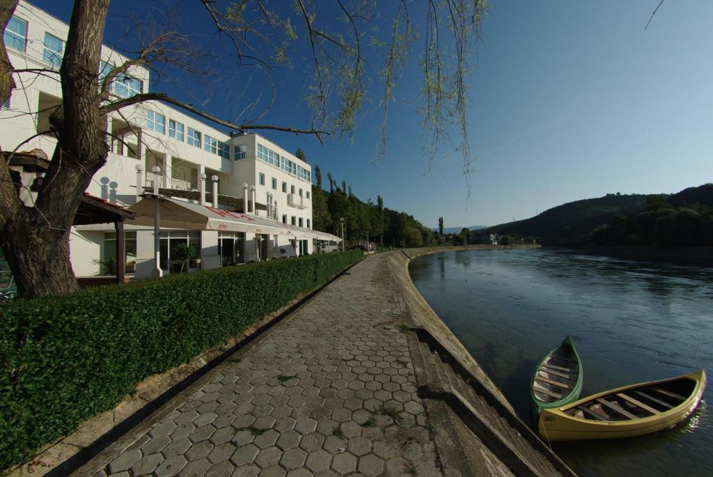 Hotel Sv. Mihovil Trilj Quarto foto